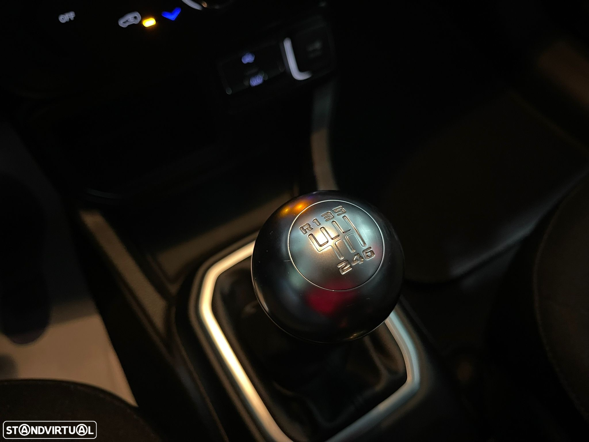 Jeep Renegade 1.0 T Limited - 15