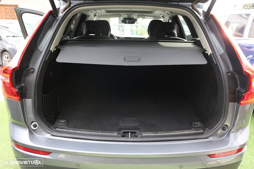 Volvo XC 60 2.0 D3 Momentum Plus - 34