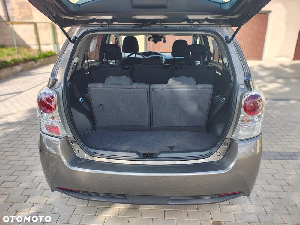 Toyota Verso 1.8 Premium 7os - 3