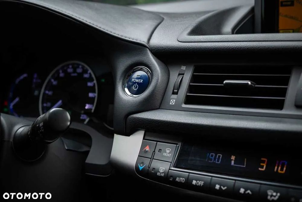 Lexus CT 200h Impression Line - 20
