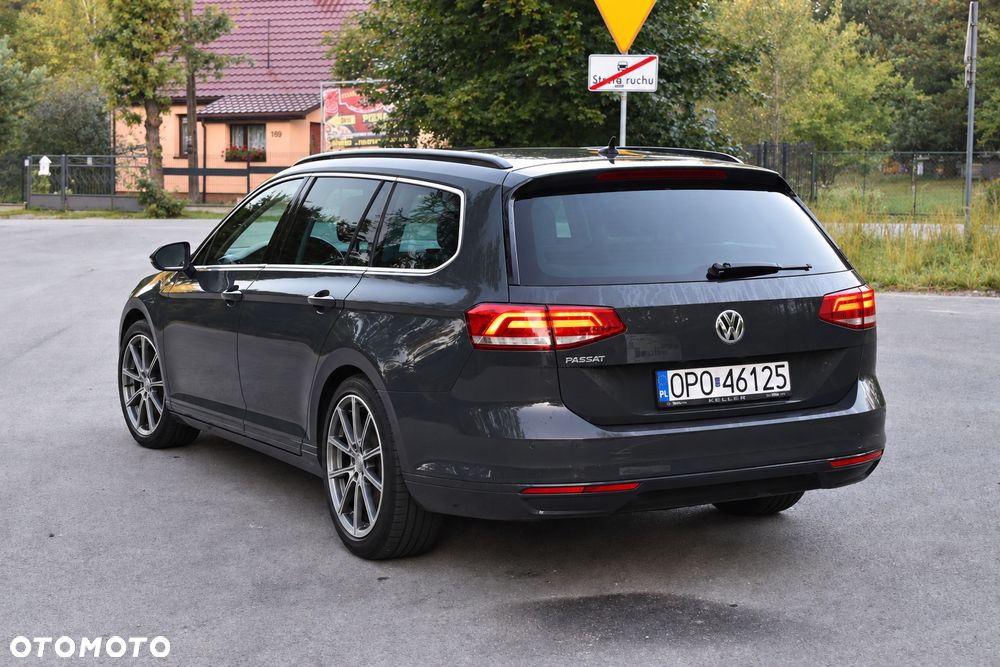 Volkswagen Passat - 4