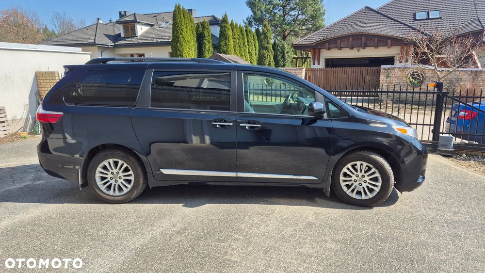 Toyota Sienna - 14