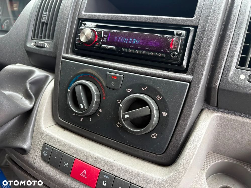 Peugeot Boxer 2.2 Diesel 3 Osobowy Klimatyzacja - 9