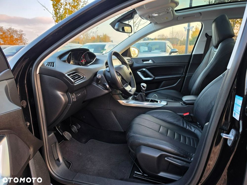 Peugeot 308 - 25