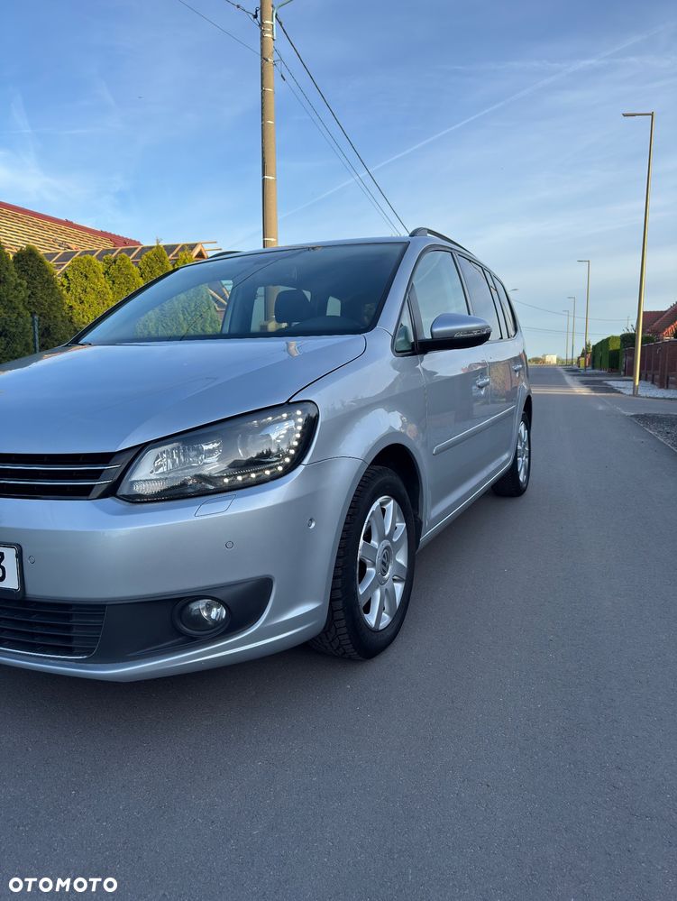 Volkswagen Touran 1.6 TDI DPF BlueMotion Technology Highline - 4