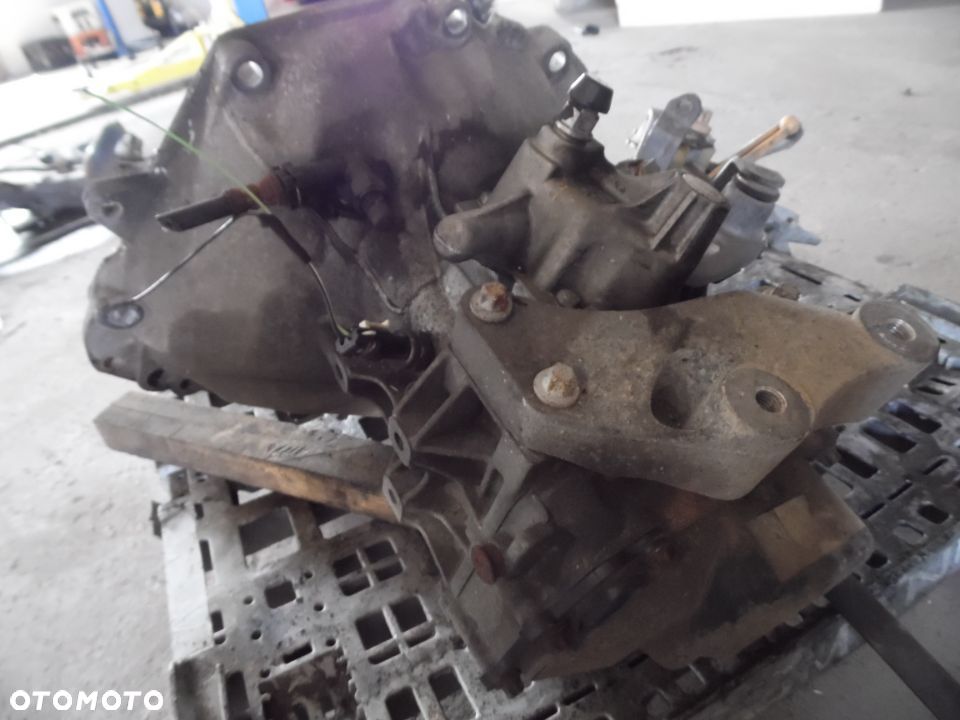 Skrzynia biegów Opel Corsa D 1.0b - 4