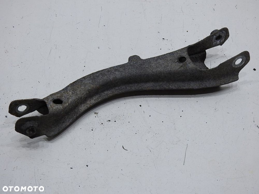 WAHACZ LEWY TYŁ VOLVO V70 II 2.4 T - 2