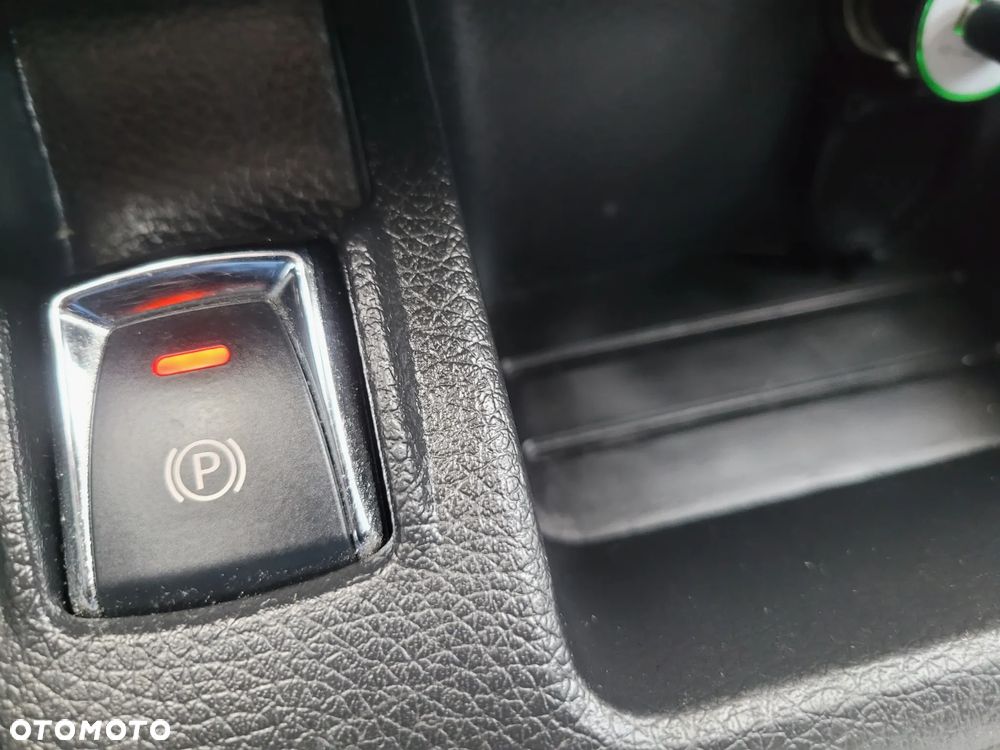Nissan Qashqai 1.2 DIG-T N-Connecta EU6 - 30