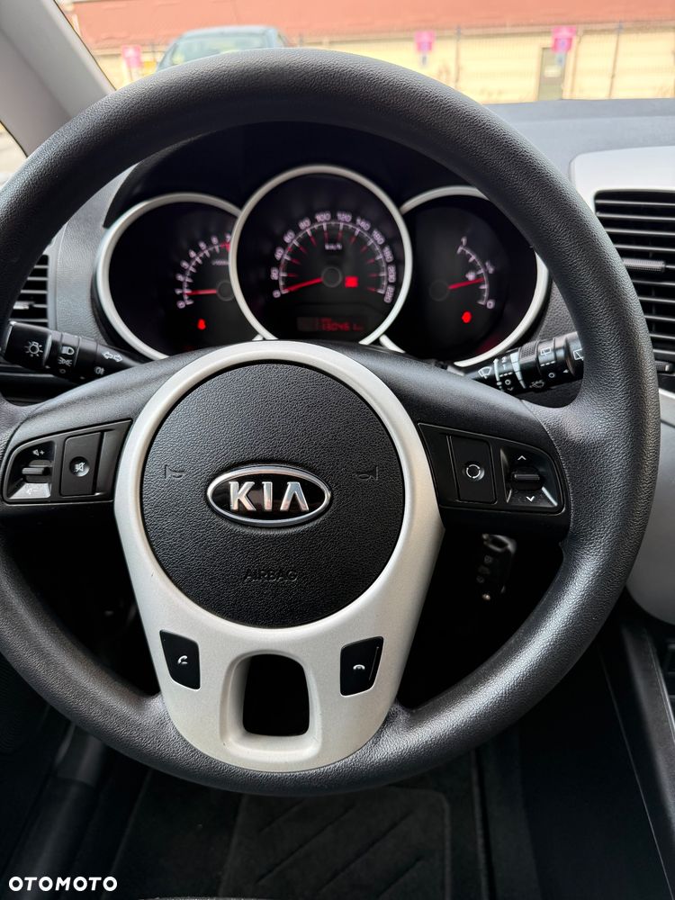 Kia Venga 1.6 CVVT ISG Vision - 25