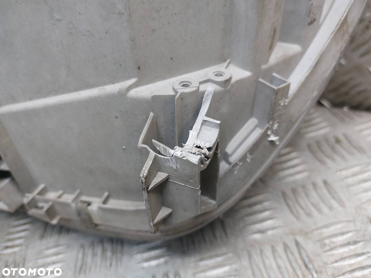 LAMPA PRAWY PRZÓD MERCEDES-BENZ W203 C180 2038201859 1307329088 - 6