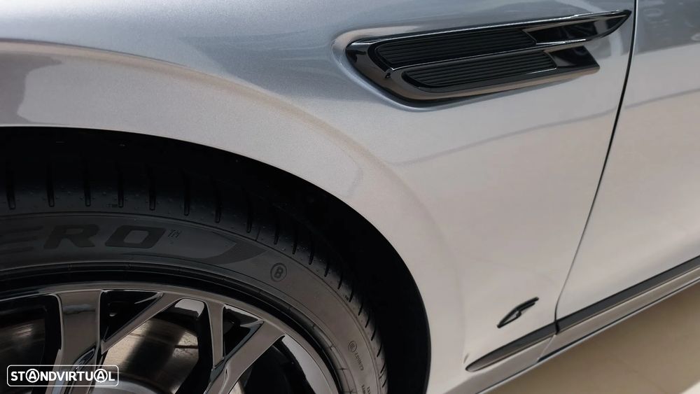 Bentley Flying Spur Hybrid S - 11