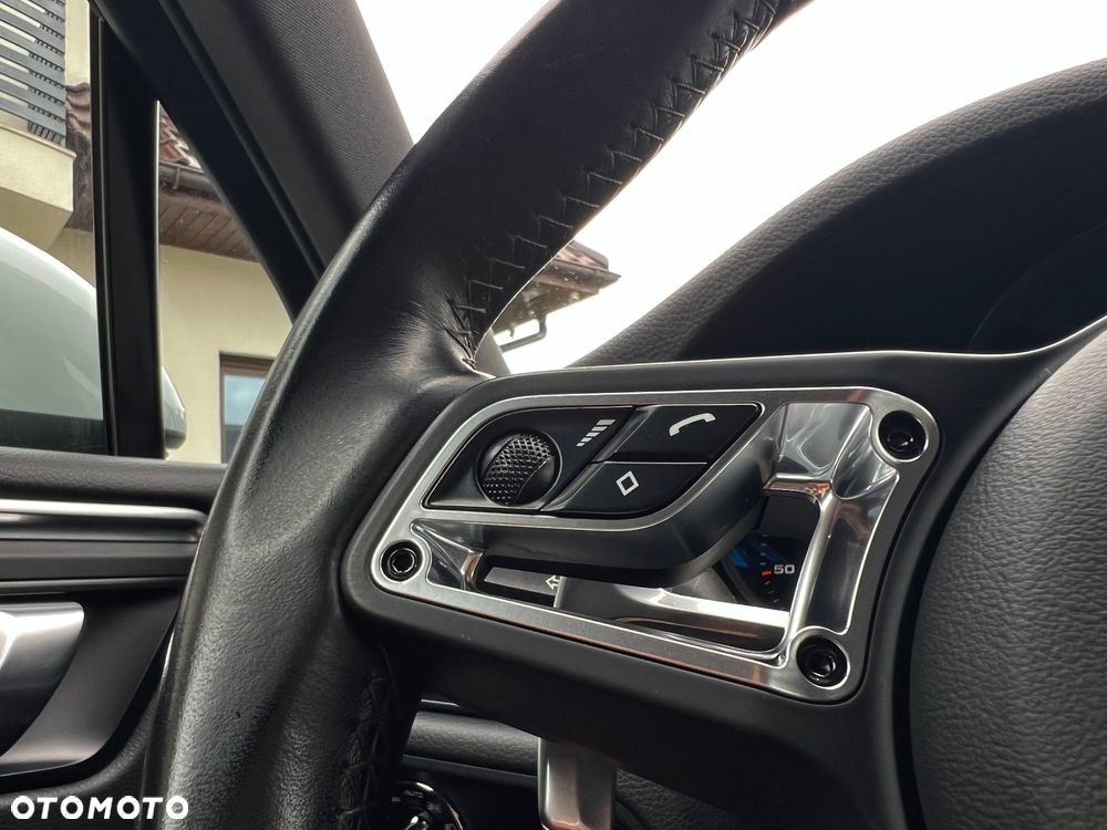 Porsche Macan - 36