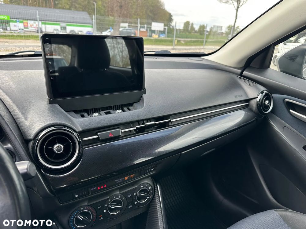 Mazda 2 - 10