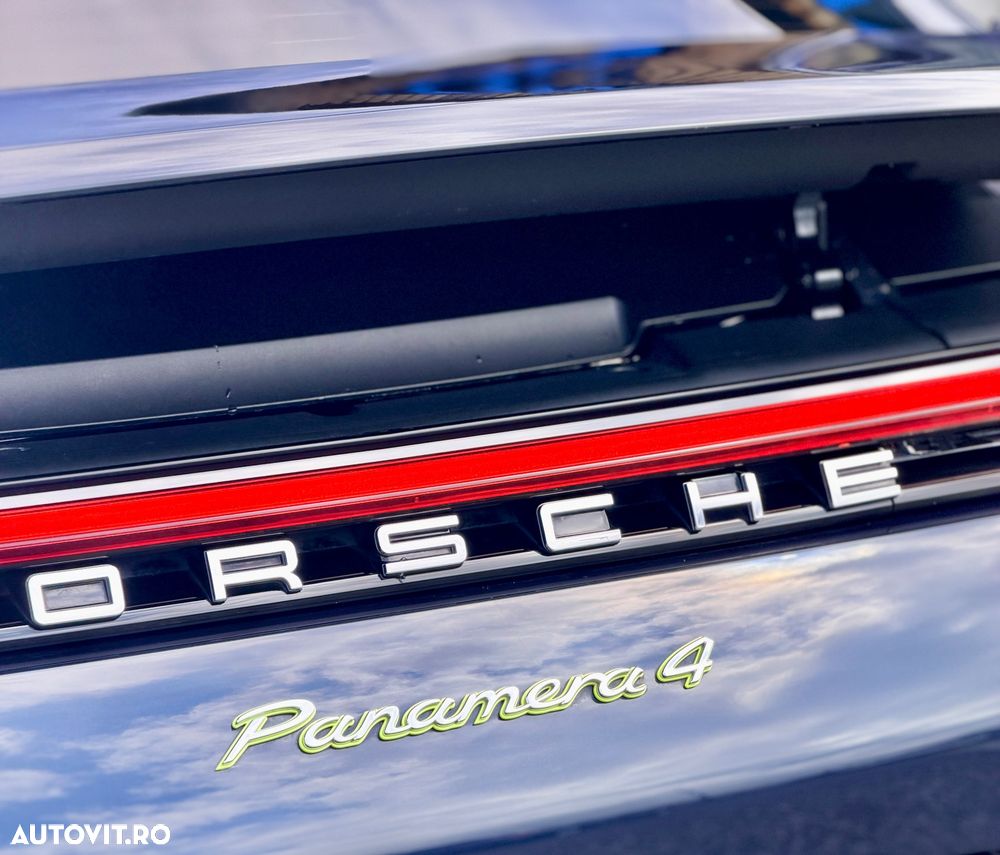 Porsche Panamera 4 - 8