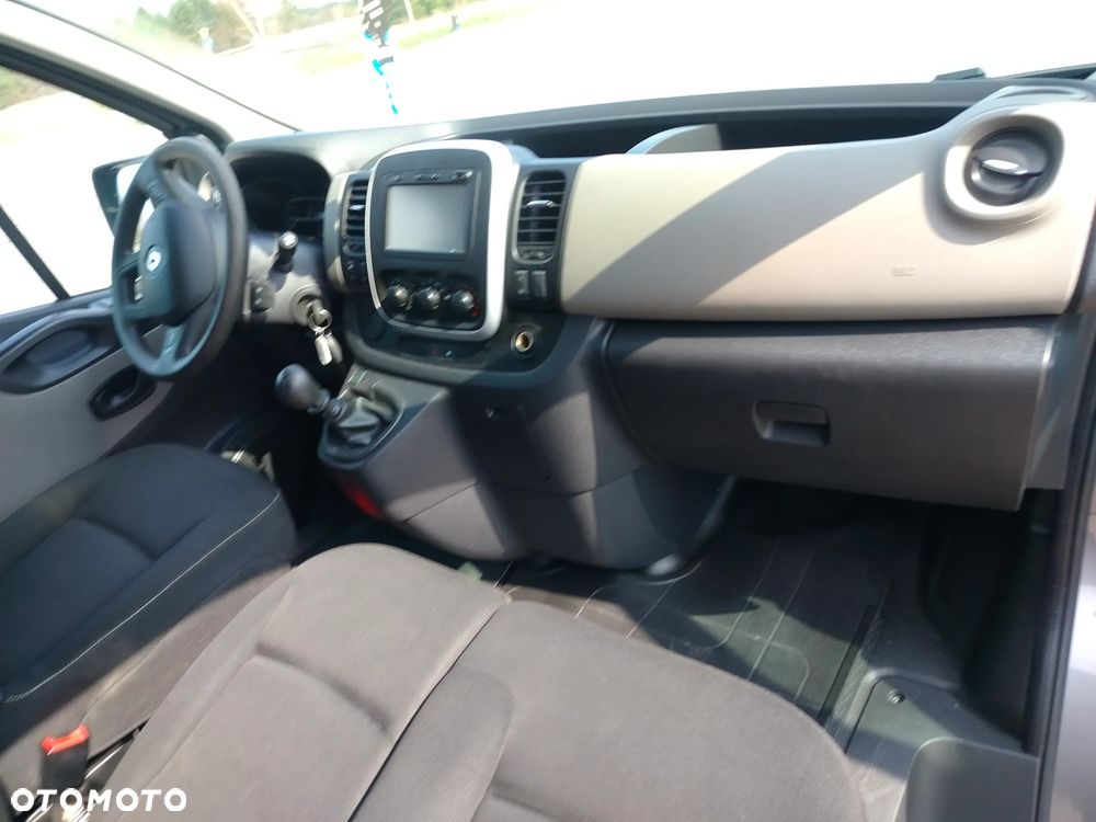 Renault Trafic - 16