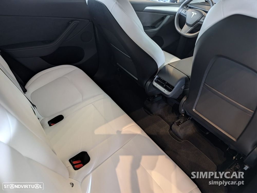 Tesla Model Y Long Range Dual Motor AWD - 8
