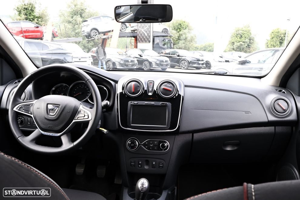 Dacia Sandero 0.9 TCe Stepway - 12