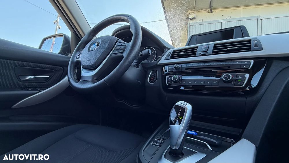 BMW Seria 3 320d Aut. Luxury Line - 12