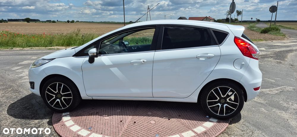 Ford Fiesta 1.6 Ti-VCT SYNC Edition - 24