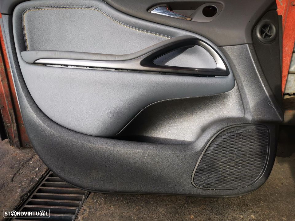 OPEL ZAFIRA C FORRA / QUARTELA PORTA FRENTE ESQUERDA - Z206 - 4