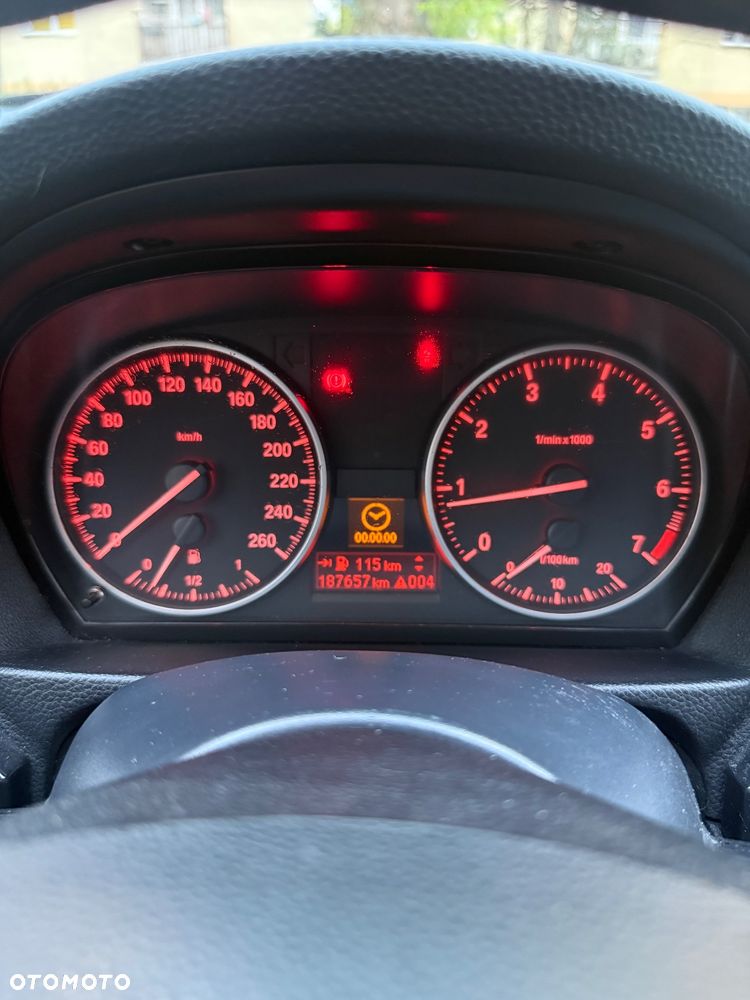 BMW Seria 3 318i - 14