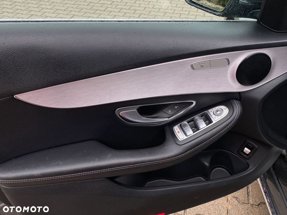 Mercedes-Benz Klasa C 300 d T 9G-TRONIC Avantgarde - 13