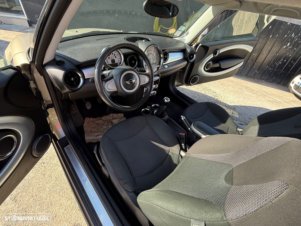 MINI Clubman Cooper D - 14