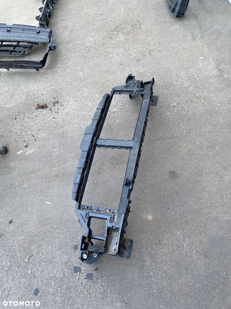 VOLVO XC60 2 II XC 60 MK2 ORYGINALNA KIEROWNICA POWIETRZA GÓRNA WLOT KRATKA Łapacz telewizor ekran tunel górny kanał powietrza żaluzja 32345498 PAS PRZEDNI WZMOCNIENIE CZOŁOWE 112968901  112968800 - 6