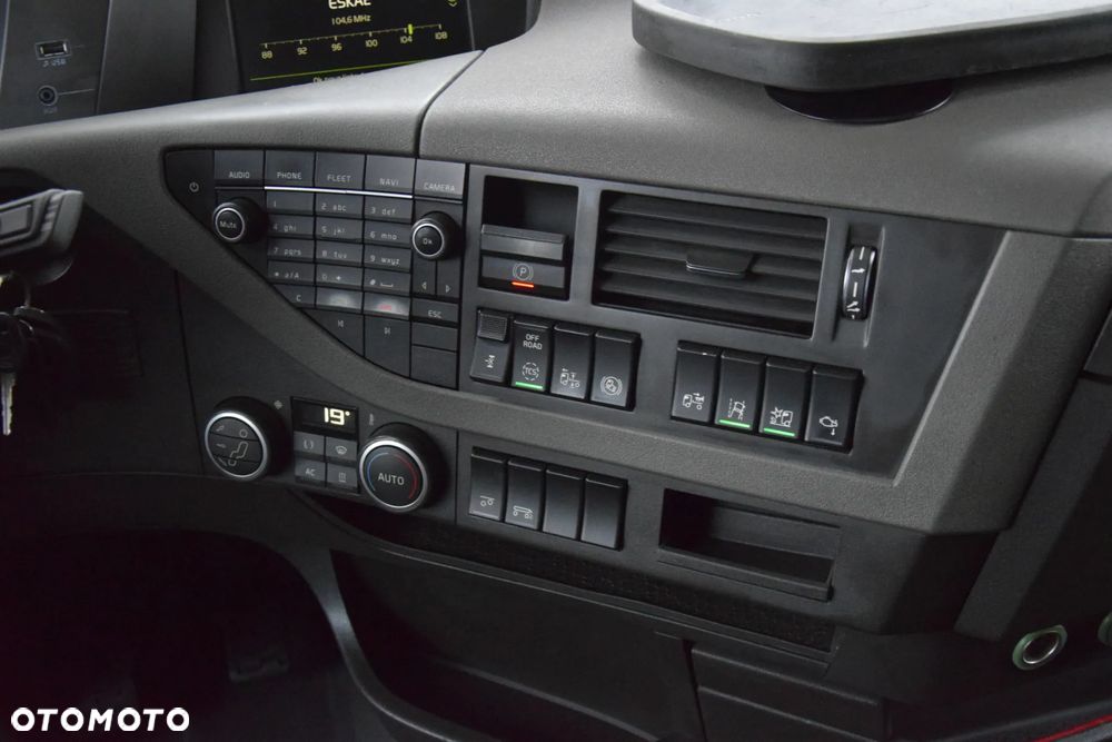 Volvo FH500 / FULL ADR / HYDRAULIKA / EURO 6 / ACC / LEDY / ALUFELGI / SERWISOWANY / SPROWADZONY - 32