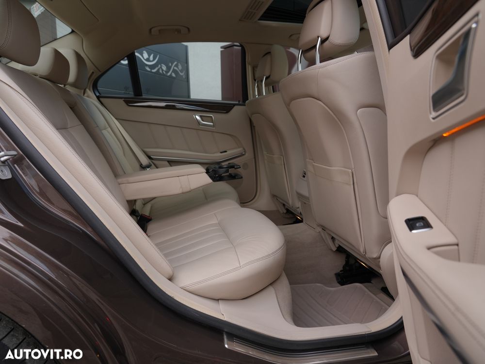 Mercedes-Benz E 220 BlueTEC 4Matic 7G-TRONIC - 16