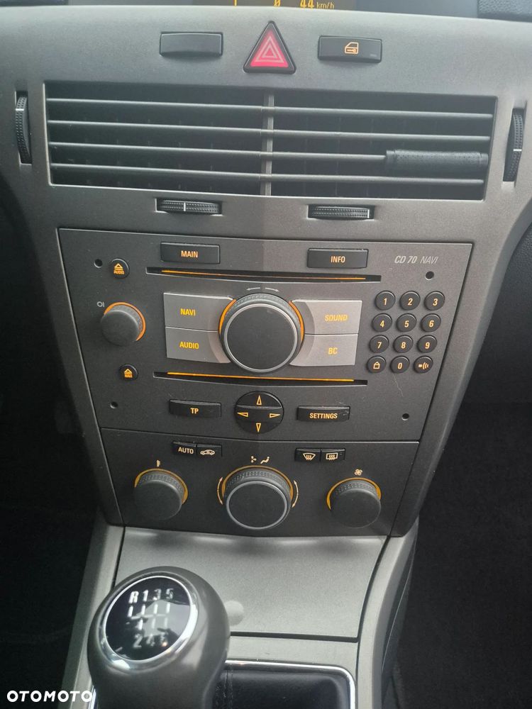Opel Astra 1.9 CDTI DPF - 29