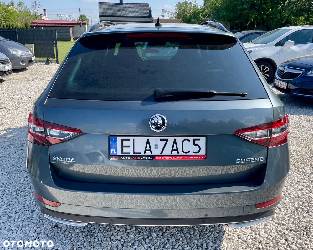 Skoda Superb 2.0 TDI DSG Sportline - 19