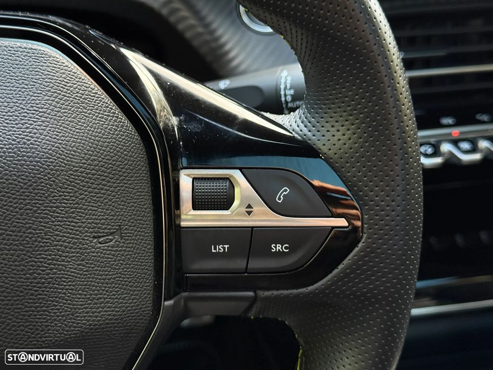 Peugeot e-208 GT - 15