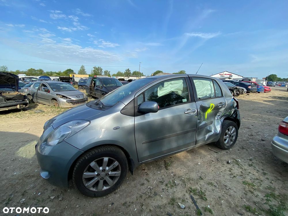 162/ Toyota Yaris II / Na Części - 3