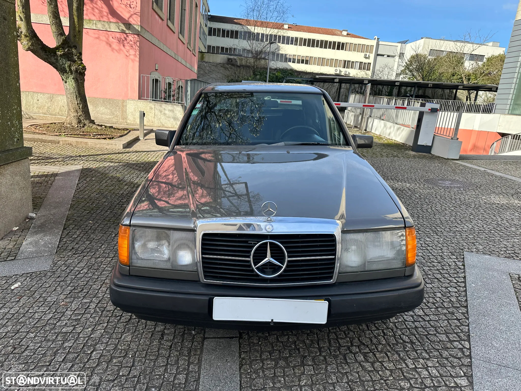 Mercedes-Benz E 230 - 15