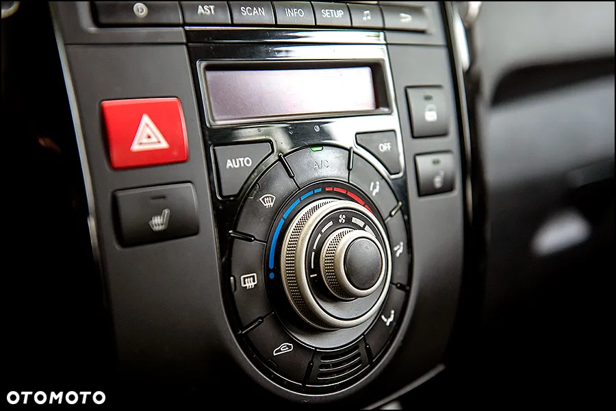 Kia Venga - 25