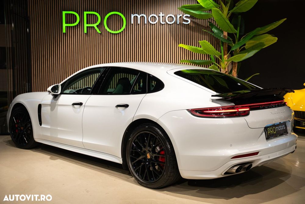 Porsche Panamera - 21