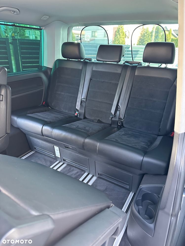 Volkswagen Multivan - 31