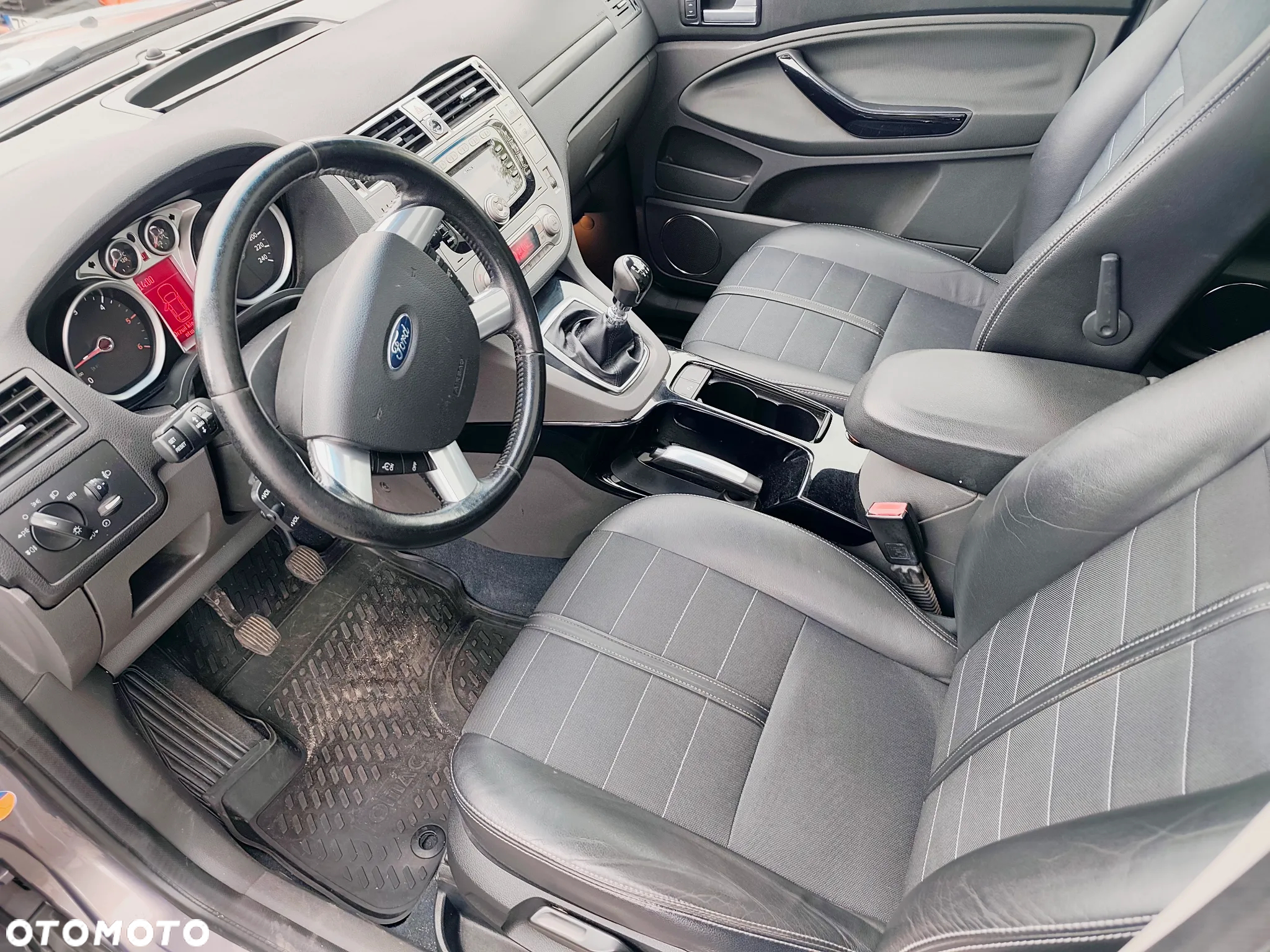 Ford Kuga 2.0 TDCi 4WD Titanium Plus - 11