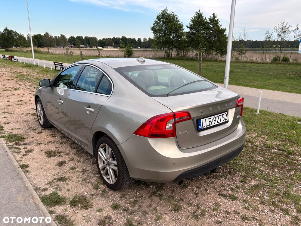 Volvo S60 D3 Geartronic Momentum - 4