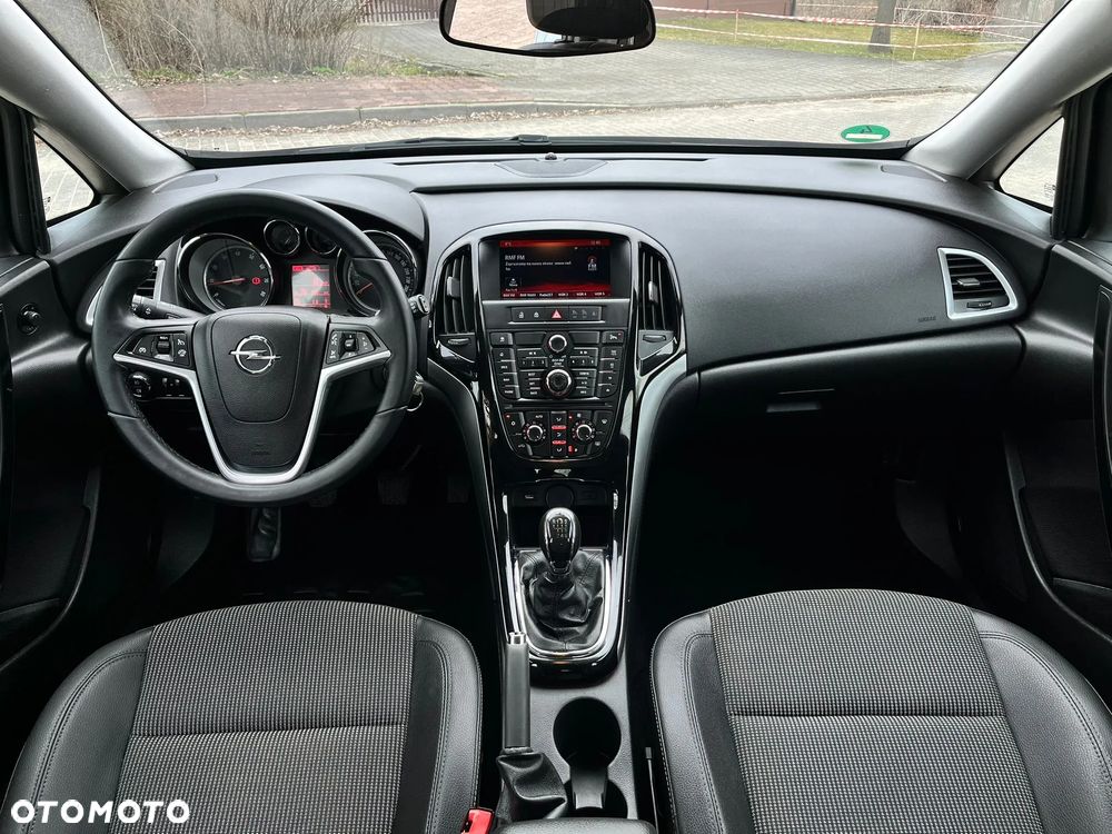 Opel Astra 1.4 Turbo Exklusiv - 25