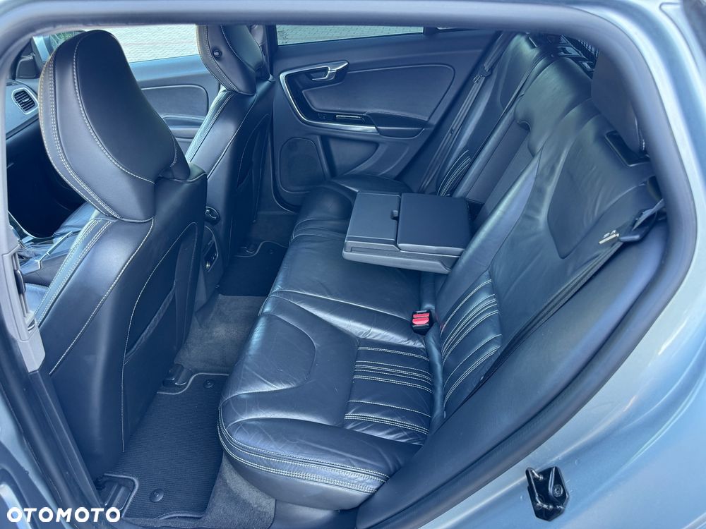 Volvo V60 D6 AWD Plug-in Hybrid Summum - 7