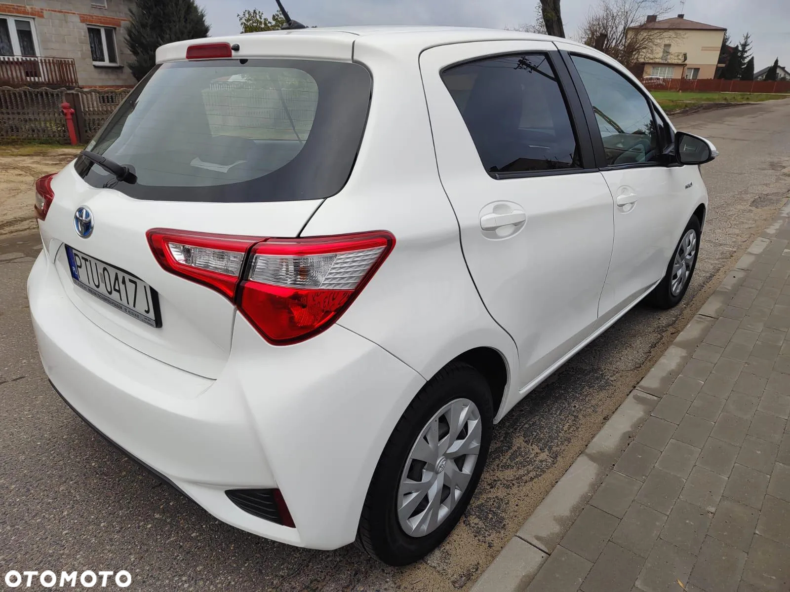 Toyota Yaris Hybrid 1.5 VVT-i Comfort - 4