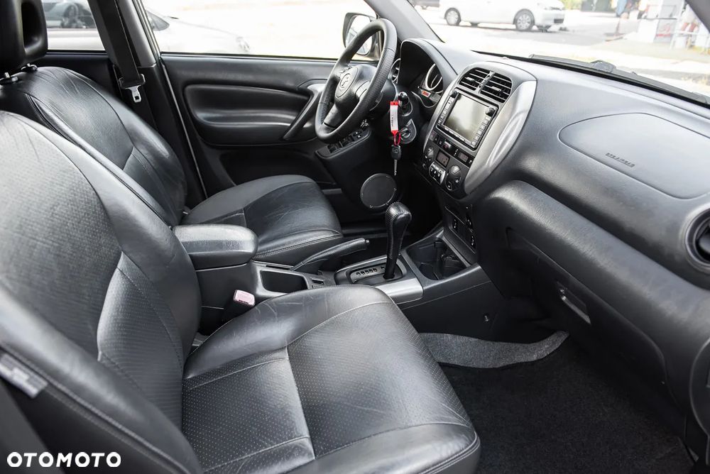 Toyota RAV4 2.0 VVT-i Sol - 16