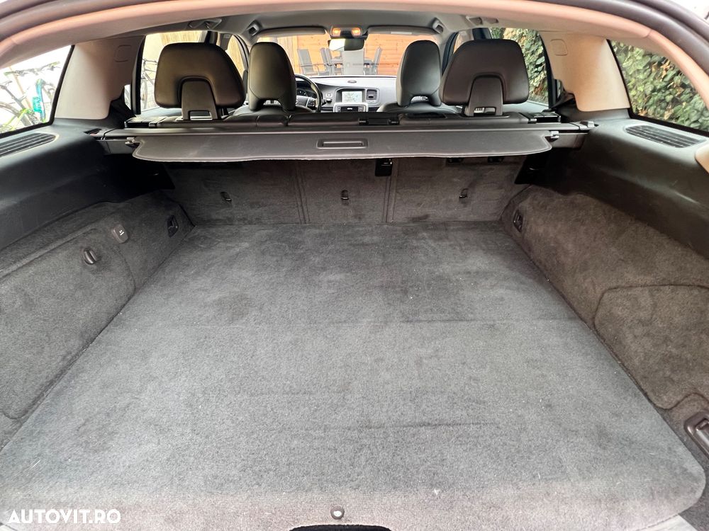 Volvo V60 D6 Plug-In-Hybrid AWD Geartronic Momentum - 17