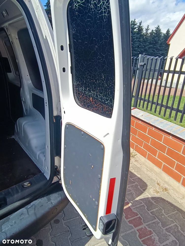 Volkswagen Caddy Comfortline - 13