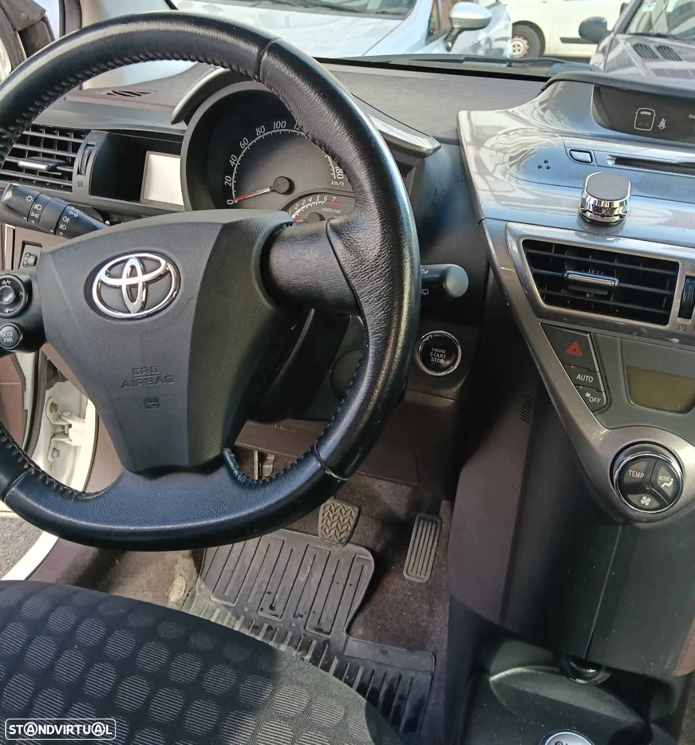 Toyota iQ 1.0 VVT-i - 9