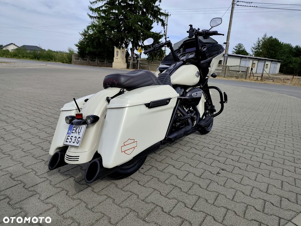Harley-Davidson Touring Road Glide - 22