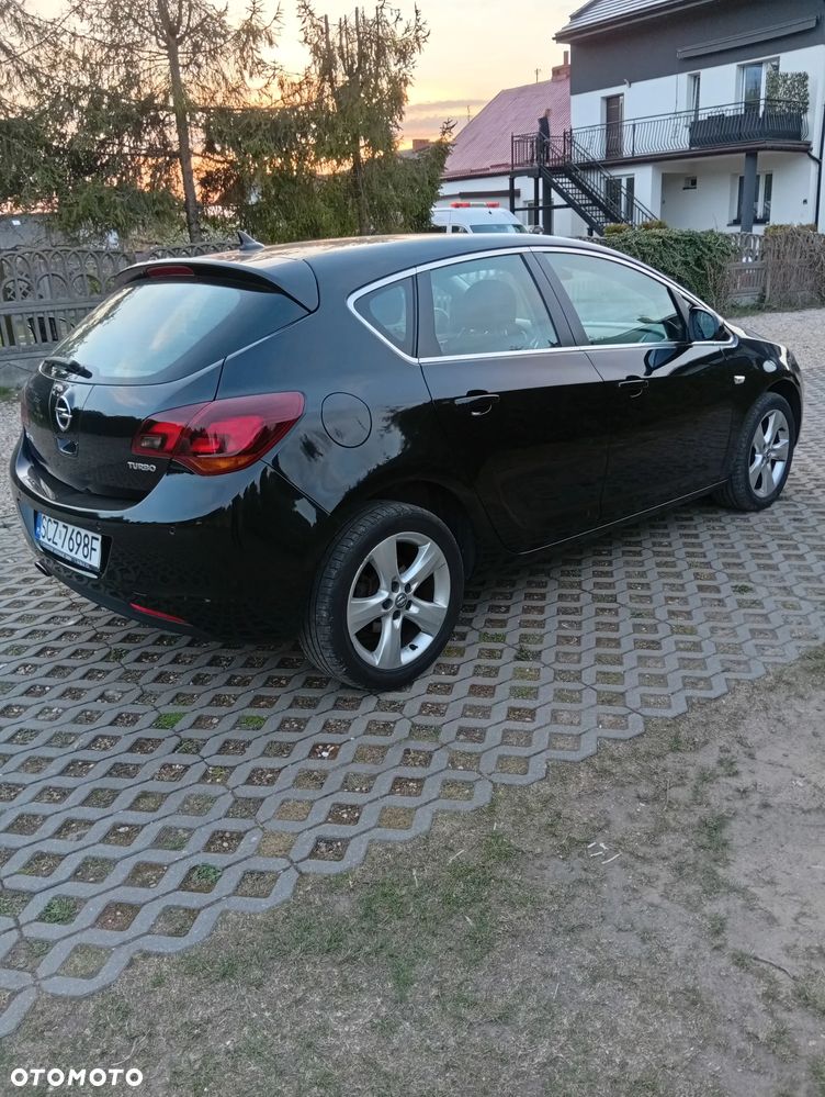 Opel Astra 1.4 Turbo Edition - 2