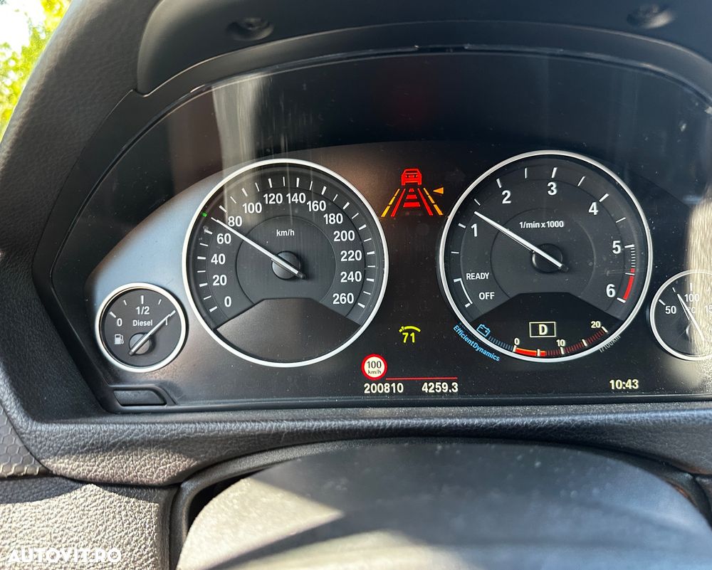 BMW Seria 3 320d xDrive AT - 25